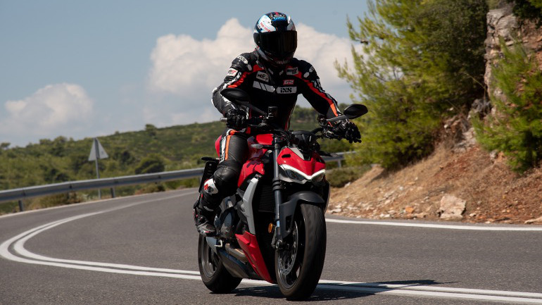 Οδηγούμε και παρουσιάζουμε την Ducati Streetfighter V2 (Video)